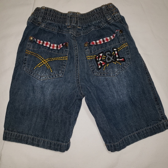 Shorts - Picture 2 of 3